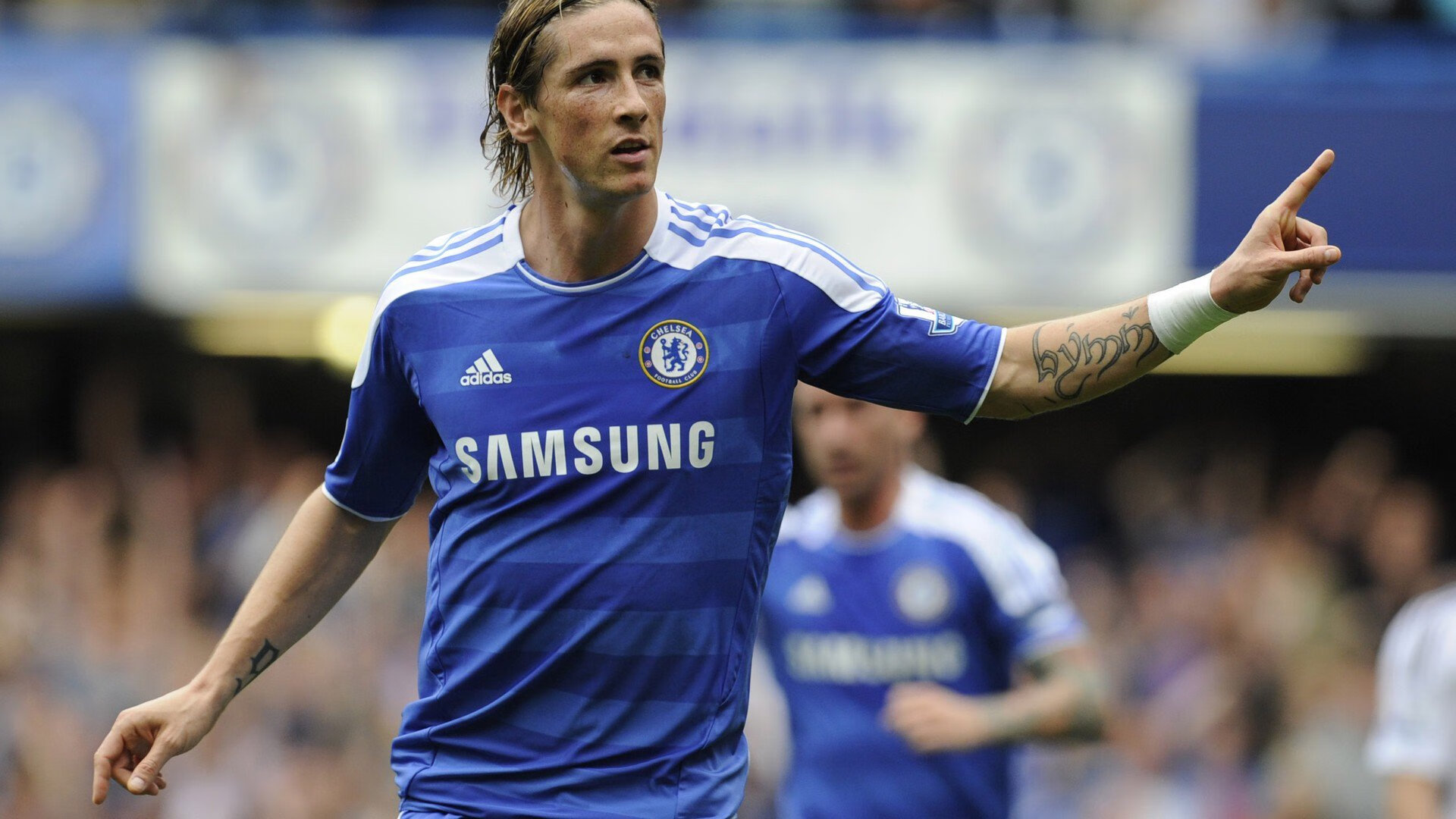 体育新闻中心多平台直播联动提升观众体验，新闻直播间体育简讯